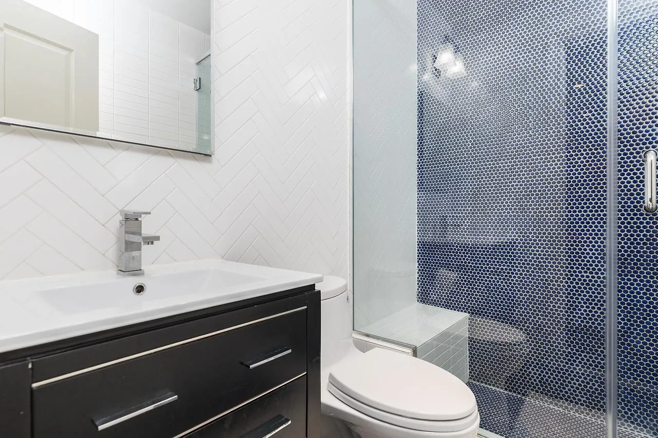 Midtown West 2 Bedroom Apartment New York ABD
